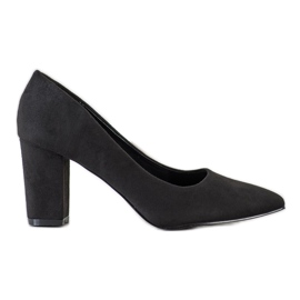 Renda Escarpins noirs sur un pilier le noir