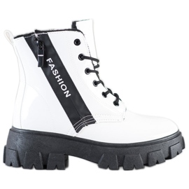 SHELOVET Ouvriers de la mode isolés blanc