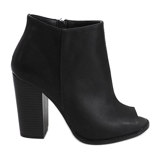 Sarah Black Open Boots sur un poteau le noir