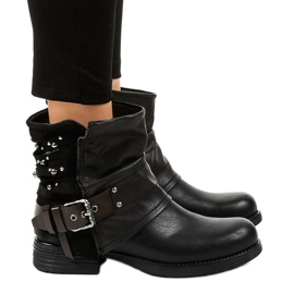 Bottines plates femme noires à clous M207