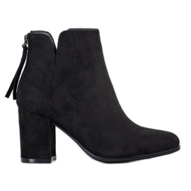 Queentina Bottes à la mode sur le poste noir