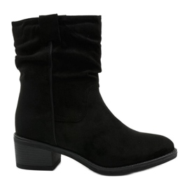 Bottes de cowboy Fyrelnet isolées en daim noir le noir