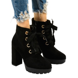 Bottines noires en éco-suède Athlis