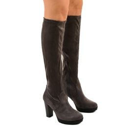 Bottes grises sur le poteau en éco-suède Funnyfreeze