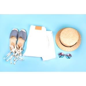Le meilleur choix pour l'été. Espadrilles pour elle et lui