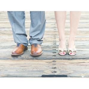 Nous choisissons des chaussures pour hommes élégantes, parfaites pour les bals de fin d'année et les examens finaux