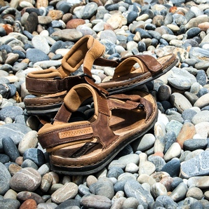 Nous choisissons des sandales pour hommes stylées pour l'été