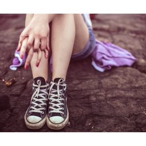 Commencez l'été avec style - choisissez des chaussures à la mode avec un short