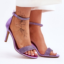 Sandales Femme Sur Un Talon Haut Avec Des Bijoux Violet Perfecto 1 Sandales Femme Sur Un Talon Haut Avec Des Bijoux Violet Perfecto 1