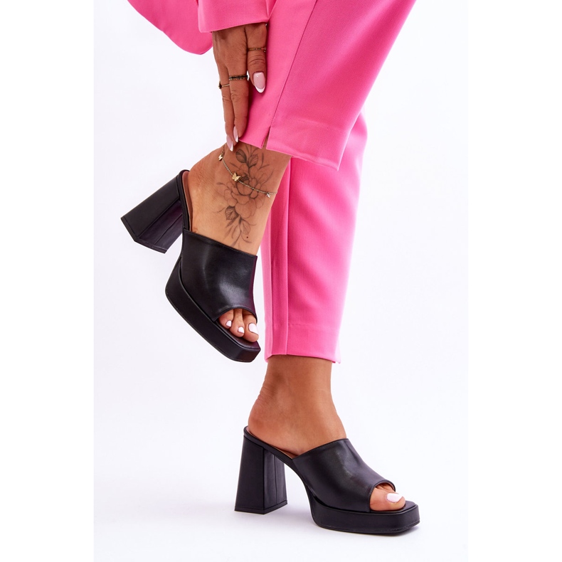 Chaussons en cuir à talons hauts noirs Livesa 1