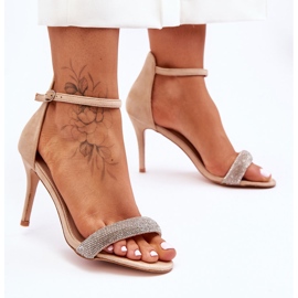 Sandales à talons hauts en daim avec strass beiges Moments 2