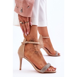 Sandales à talons hauts en daim avec strass beiges Moments 3