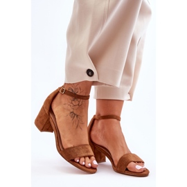 Sandales lune de miel classiques en daim camel à talons bas brun 5