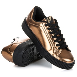 Kylie Baskets sur la plate-forme jaune 3