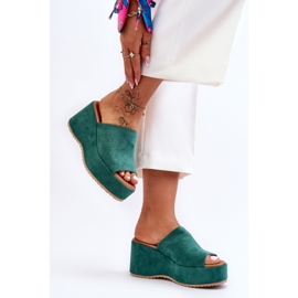 Pantoufles pour femmes sur une plate-forme massive Vert Martina 2