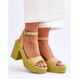 Sandales Karmine citron vert à la mode avec des talons massifs 6