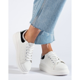 Chaussures de sport femme Shelovet blanches 1