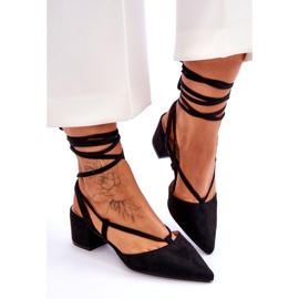 Escarpins noirs Carlotte à talons bas et nœuds 4