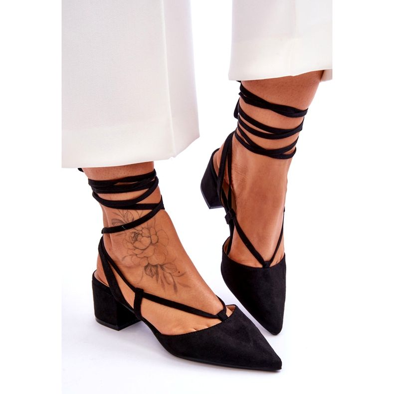 Escarpins noirs Carlotte à talons bas et nœuds 4