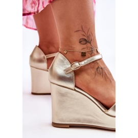 Sandales Compensées Classiques en Cuir Doré Givana d'or 3