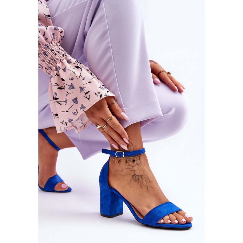 Sandales à talons hauts en daim bleues Madame 1