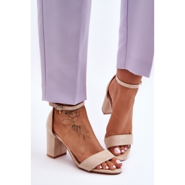 Sandales Daim Sur Talons Hauts Beige Madame 2