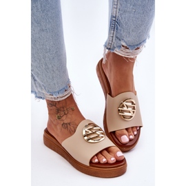 Chaussons Femme Secrets Beiges Avec Décoration 1 Chaussons Femme Secrets Beiges Avec Décoration 1