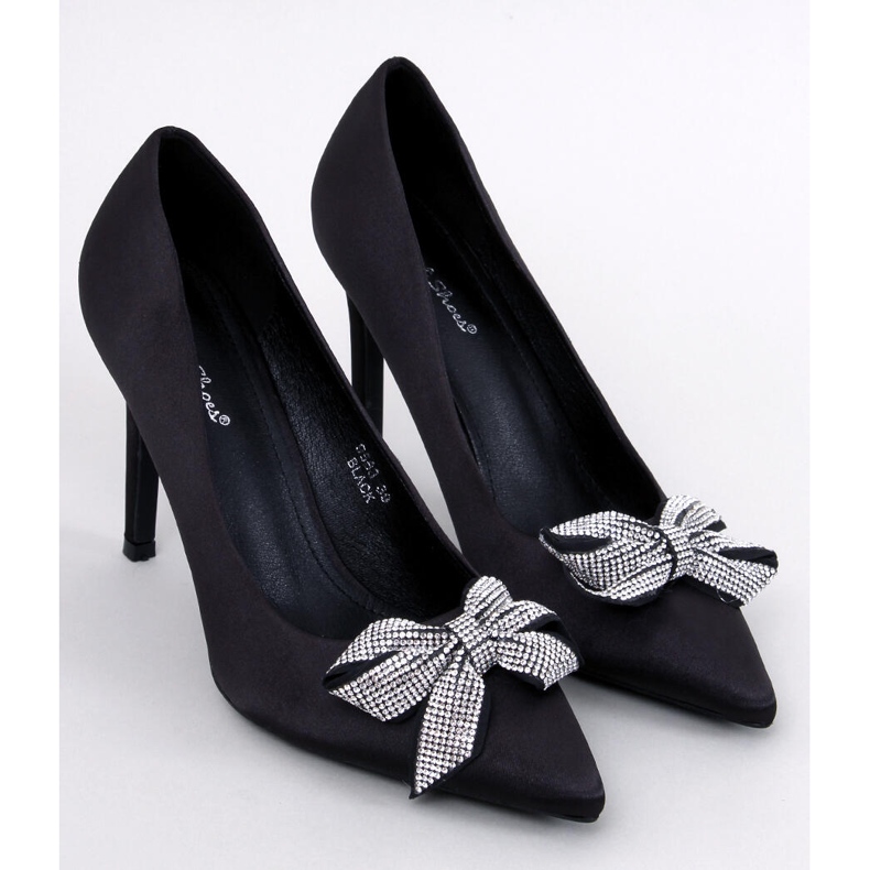 Épingles en satin avec un nœud de Trini Black le noir 1