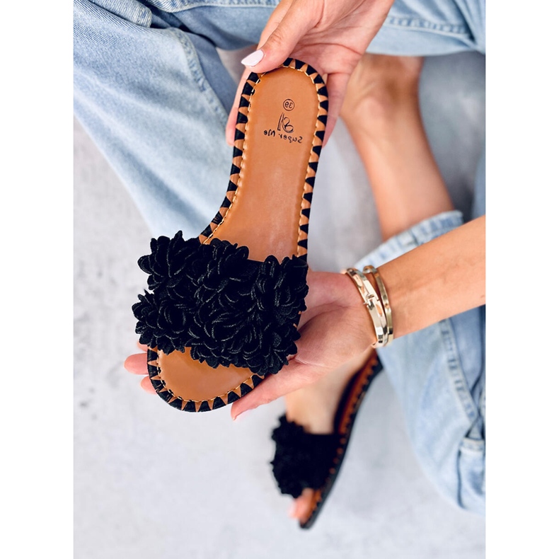 Pantoufles à fleurs noires Prima le noir 1