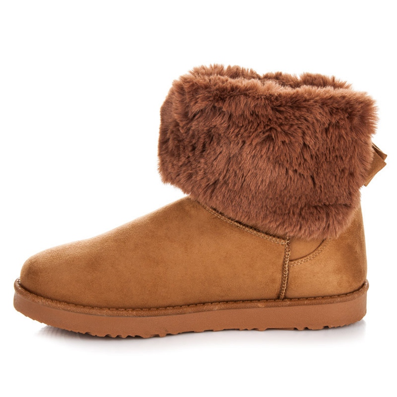 Kylie Mukluki avec un arc brun 1