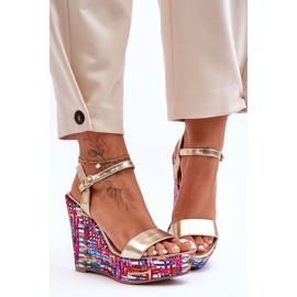 Sandales Femme Sur Un Compensé Coloré Doré Malibu d'or 3