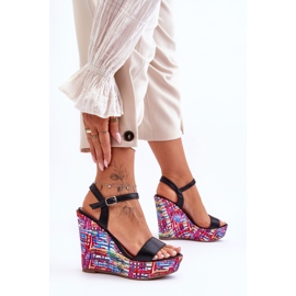 Sandales pour femmes sur un coin coloré noir Malibu le noir 4