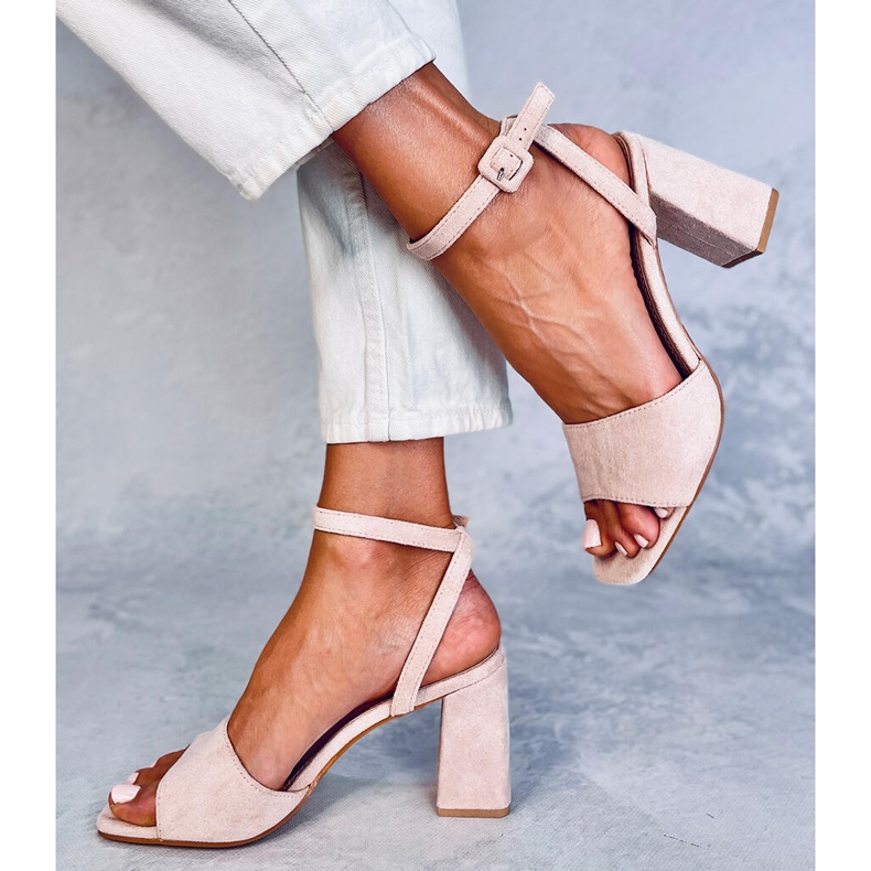 Sandales sur le poteau Loya Rose 2