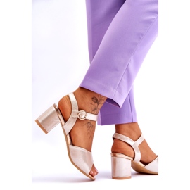 Vinceza Sandales de l'éco-cuir des femmes sur le poste métallique doré d'or 3 Vinceza Sandales de l'éco-cuir des femmes sur le poste métallique doré d'or 3