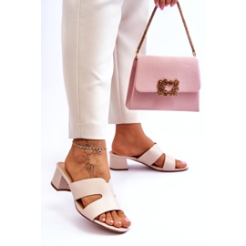 Tongs classiques en cuir beige à talon bas 2