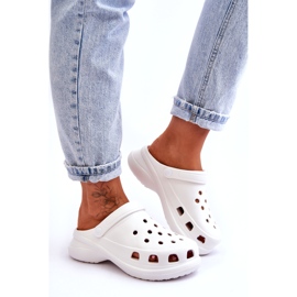 Foam Slides Crocs On A Chunky Sole Blanc Katniss blanche 2
