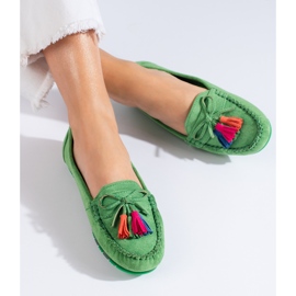 Mocassins bohèmes en daim vert Shelovet avec pompons 1