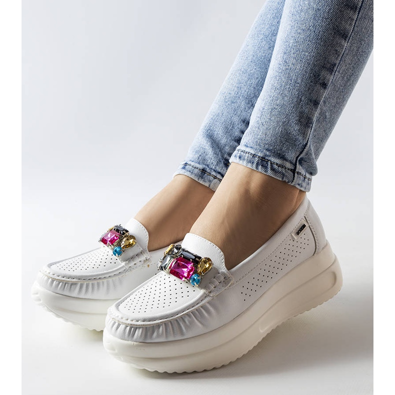 Mocassins blancs avec cristaux de Gisella 1