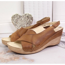 Sandales compensées en cuir marron Dolce Pietro brun 2
