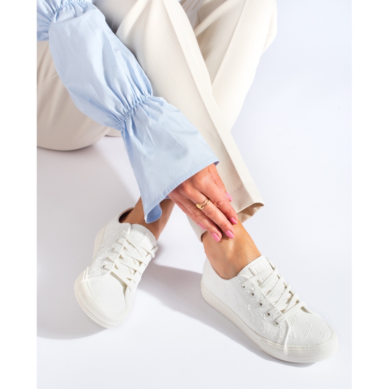 Baskets blanches femme LL274223101 Big Star 1