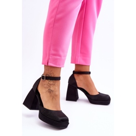 Escarpins à la mode sur des talons massifs Black Sandia noir 1