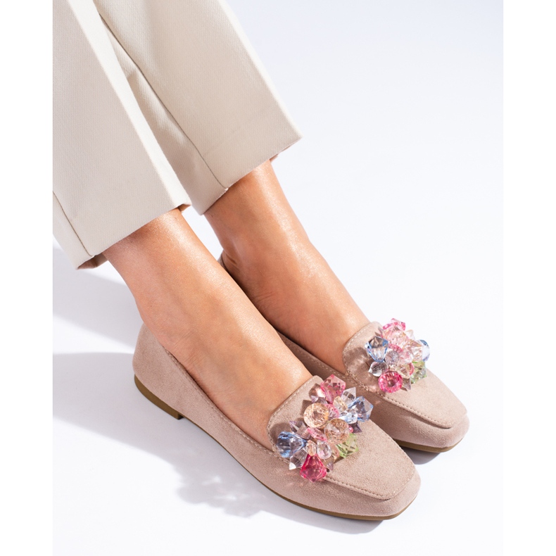 Mocassins en daim beige avec cristaux de Shelovet 1 Mocassins en daim beige avec cristaux de Shelovet 1