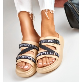 Pantoufles beiges élégantes de La.Fi 1