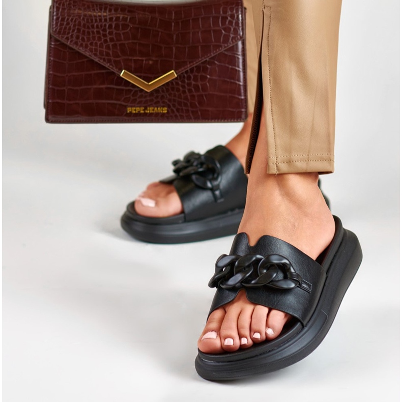 La.Fi Tongs noires avec chaîne le noir 1