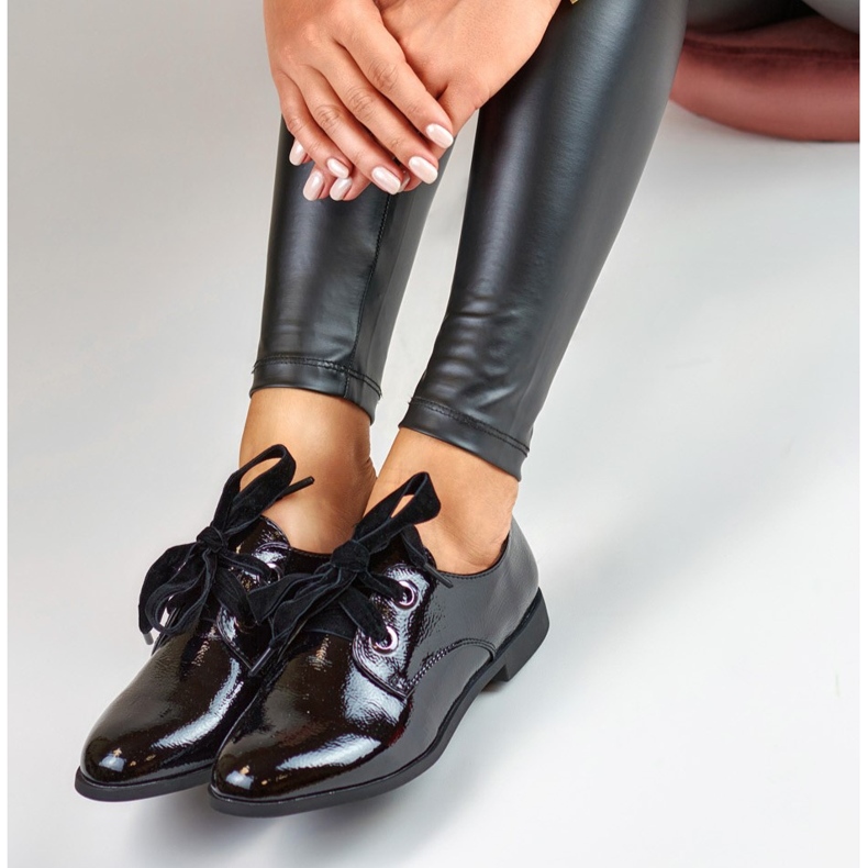 La.Fi Chaussures laquées élégantes noir 1