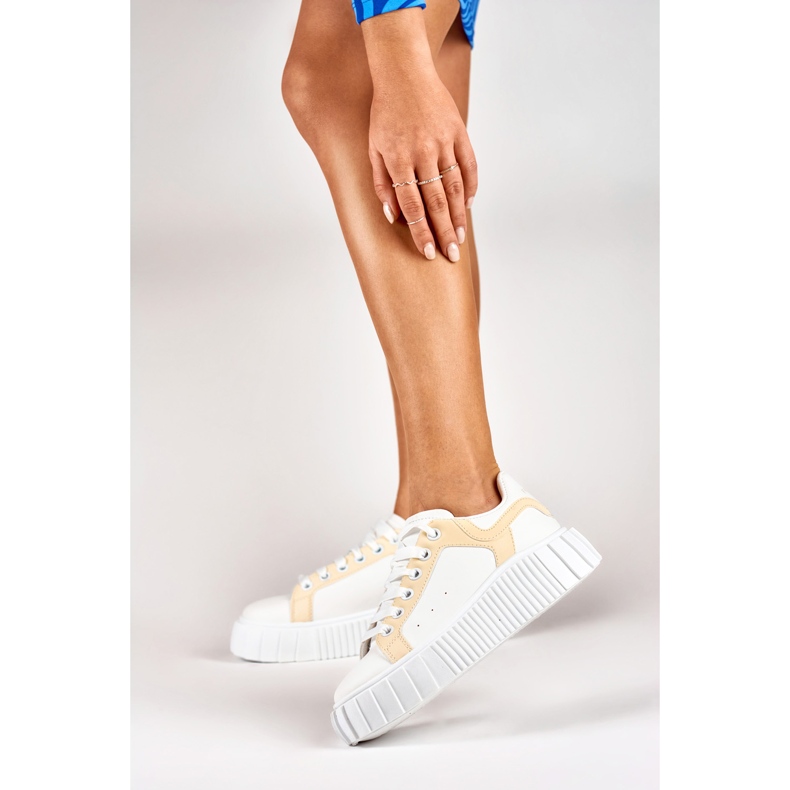 Chaussures de sport pour femme blanches à semelle épaisse 2 Chaussures de sport pour femme blanches à semelle épaisse 2