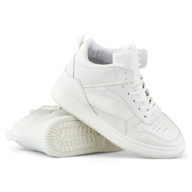 Baskets blanches femme au dessus de la cheville 1