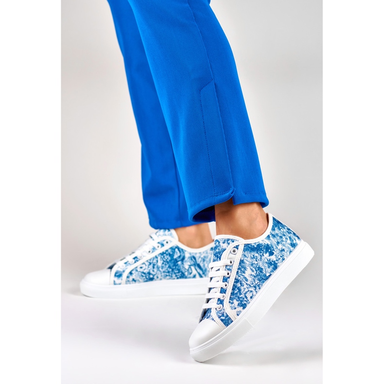 Baskets blanches et bleues pour femme 2
