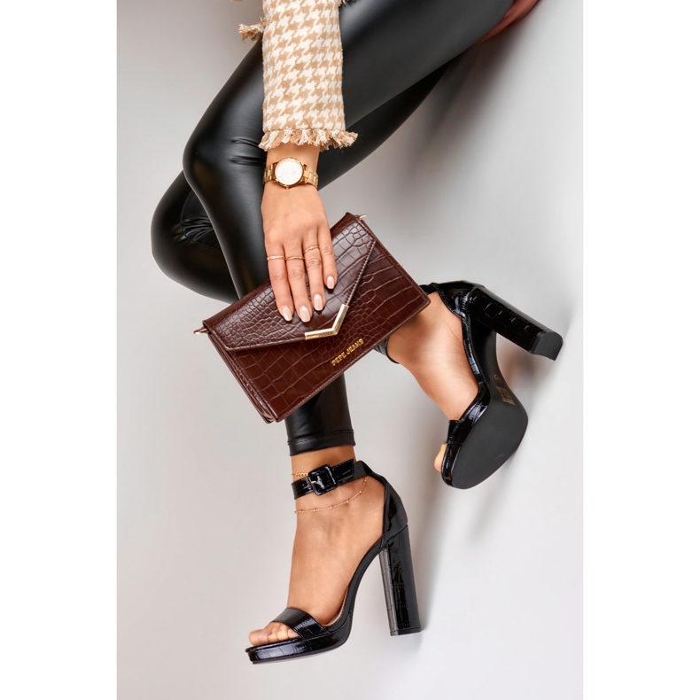 Sandales à talons laquées noires le noir 2