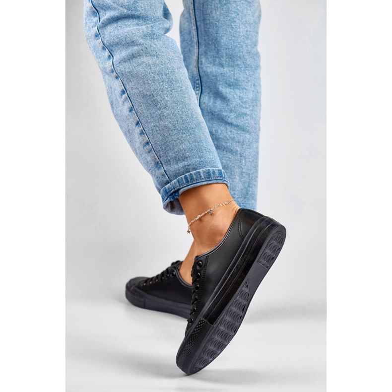 Baskets femme en éco-cuir avec semelle noire 2